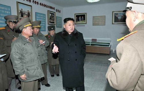 金正恩视察人民军设计研究所 崔龙海等陪同(图)
