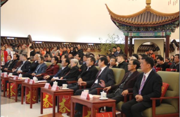 中华春节吉祥物在北京发布__“年娃”“春妮”伴“中国年” 中华春节吉祥物在北京发布__“年娃”“春妮”伴“中国年”